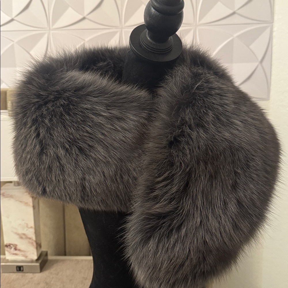 SAGA FOX FUR SCARF WRAP COLLAR - Picture 8 of 14